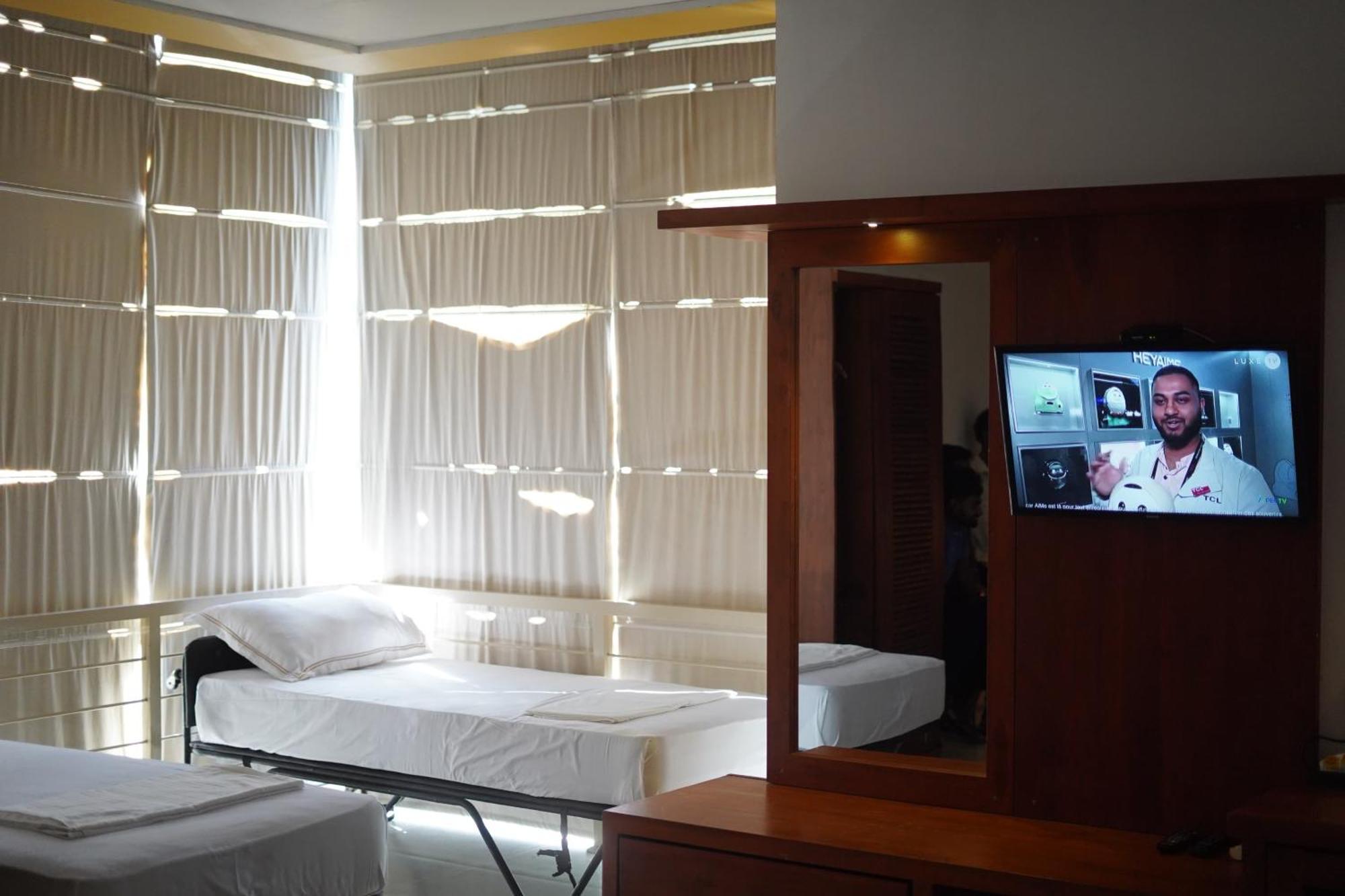 Golden Pearl Tangalle Beach Hambantota Exterior photo